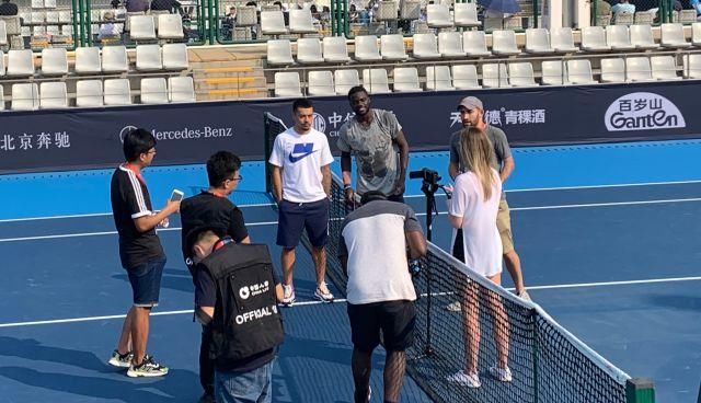 伤似乎影响 伤似乎影响