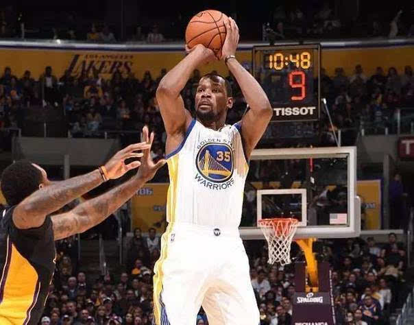 球迷和赞助 球迷和赞助